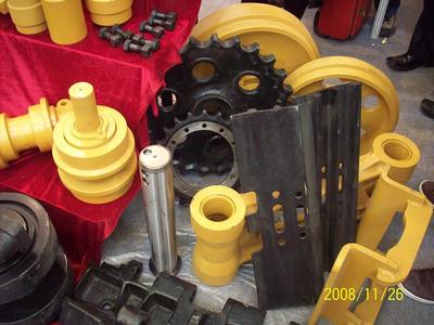 工程機(jī)械底盤(pán)件與配件 山推與小松產(chǎn)品的核心優(yōu)勢(shì)與應(yīng)用解析